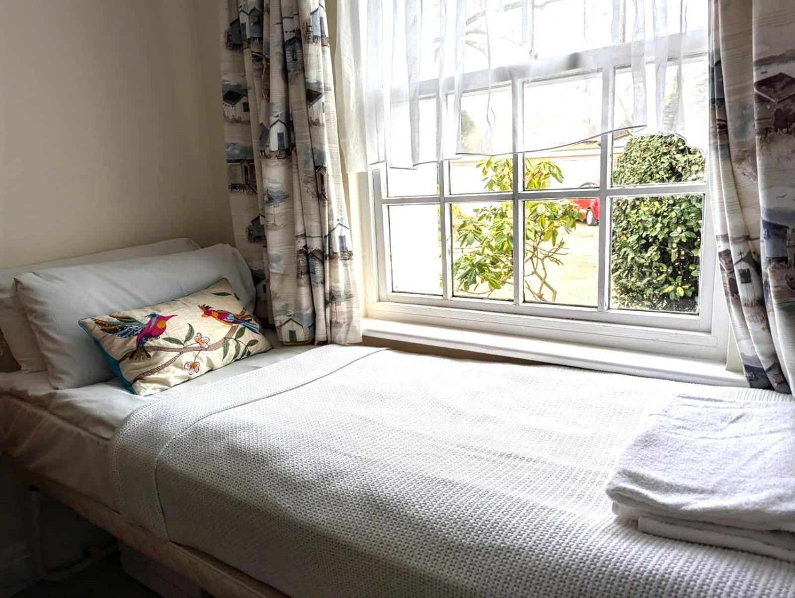 Georgian 2 Bedroom Apartment In Chichester With Free Parking - Chichester Holiday Properties Eksteriør bilde