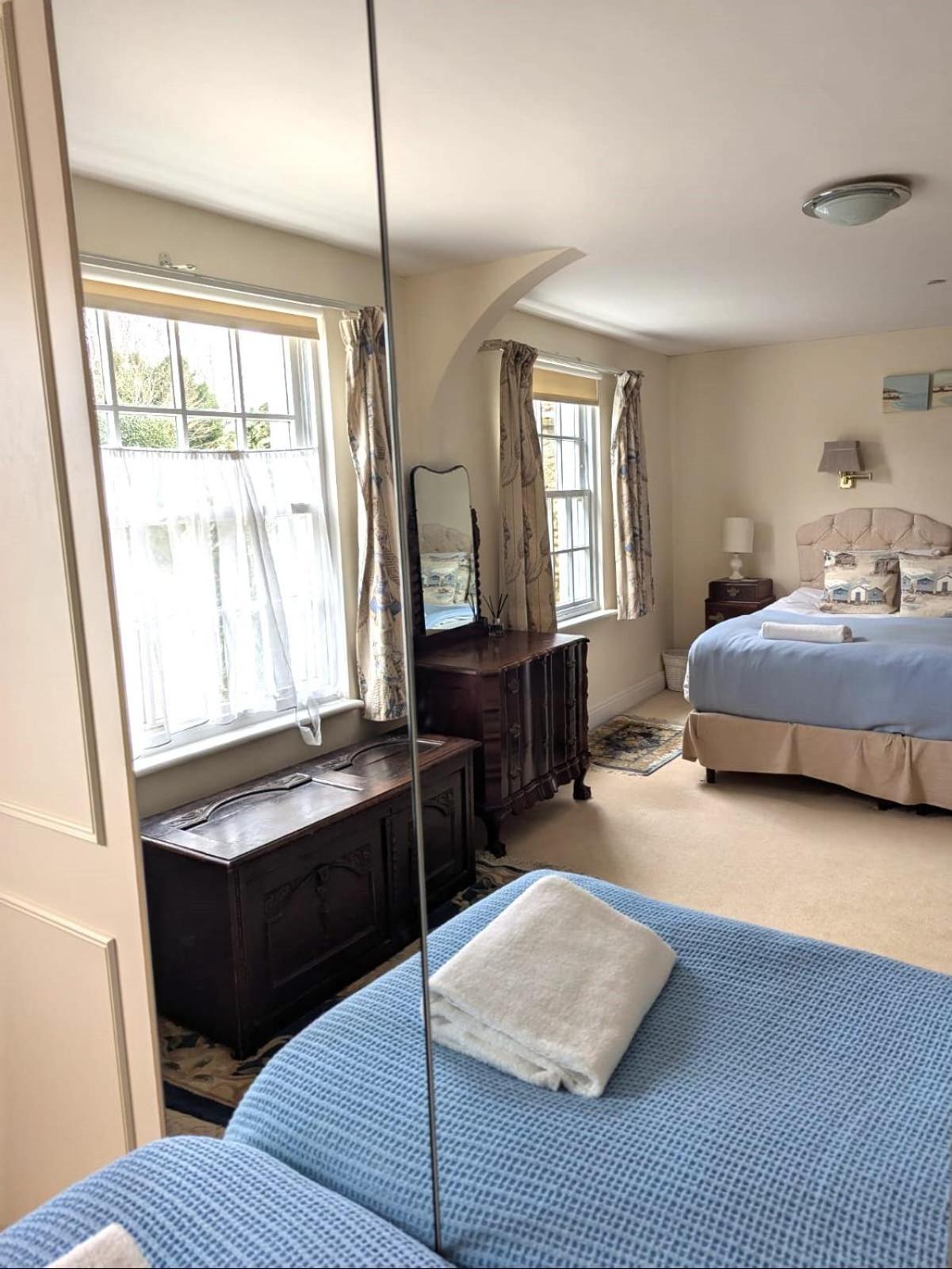 Georgian 2 Bedroom Apartment In Chichester With Free Parking - Chichester Holiday Properties Eksteriør bilde