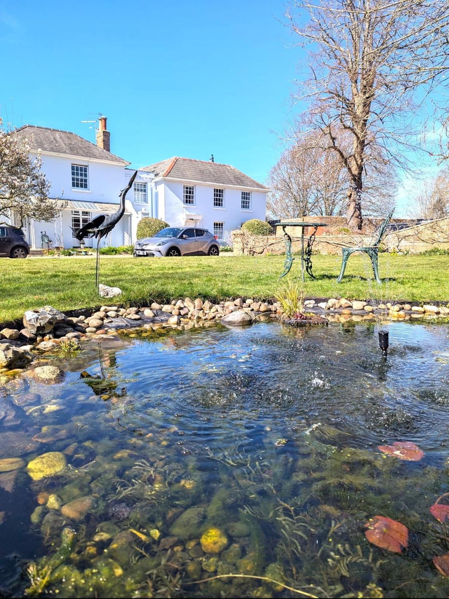 Georgian 2 Bedroom Apartment In Chichester With Free Parking - Chichester Holiday Properties Eksteriør bilde