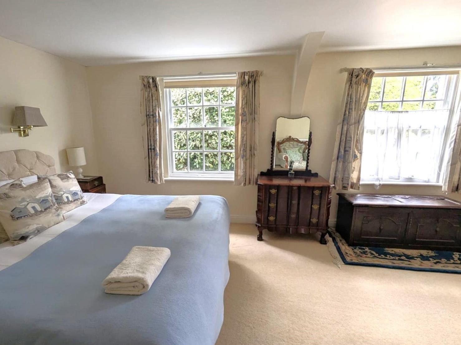 Georgian 2 Bedroom Apartment In Chichester With Free Parking - Chichester Holiday Properties Eksteriør bilde